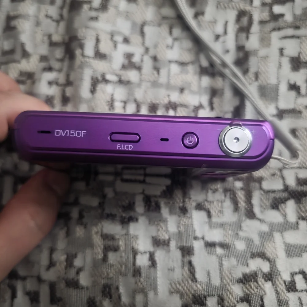 Samsung Purple Digital Camera with Zoom Lens